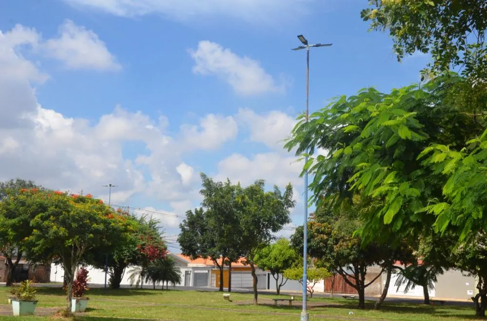 Nova iluminação transforma praças de Franca em pontos de luz e segurança