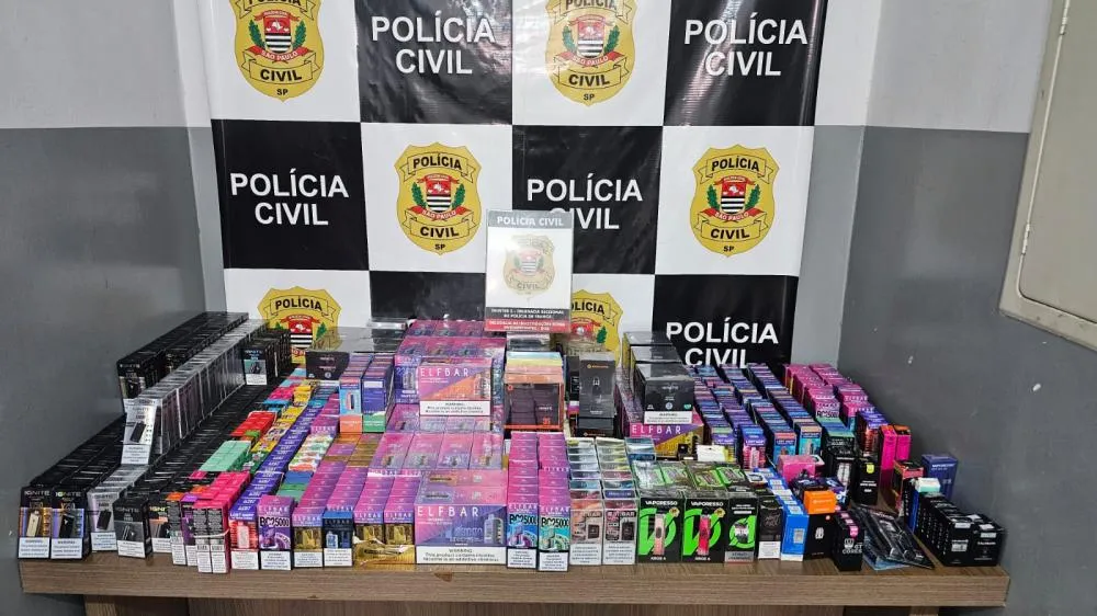 Polícia Civil de Franca apreende mais de R$ 150 mil em cigarros eletrônicos em tabacaria