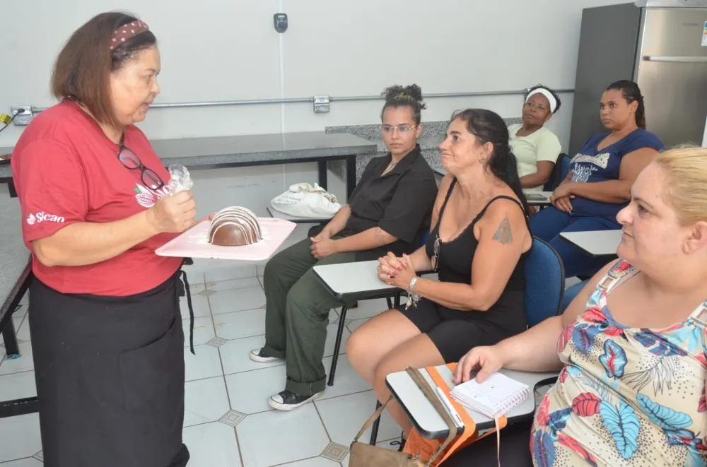 Aprenda a fazer ovos de Páscoa e bombons em cursos gratuitos em Franca