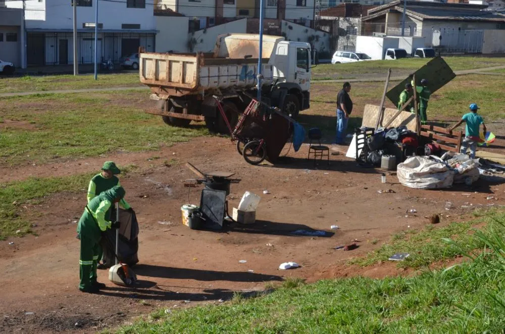  Limpeza e Cidadania: Ação Conjunta Transforma Espaço Público em Franca