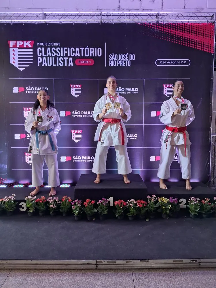 Franca brilha no Karatê Paulista: Equipe conquista 20 medalhas em etapa decisiva