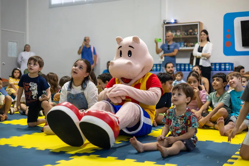 Hipopó, mascote da Cory, celebra o Dia das Crianças com encontros especiais em Ribeirão Preto