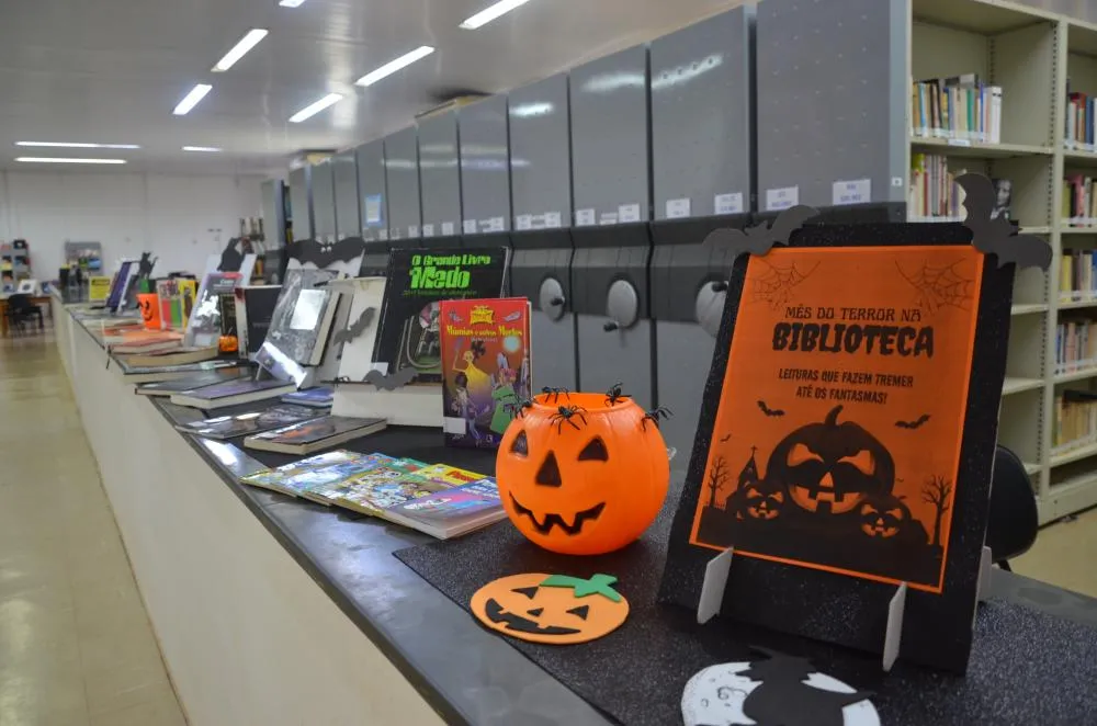 Biblioteca Municipal de Franca promove exposição “Terror na Biblioteca” em celebração ao Halloween