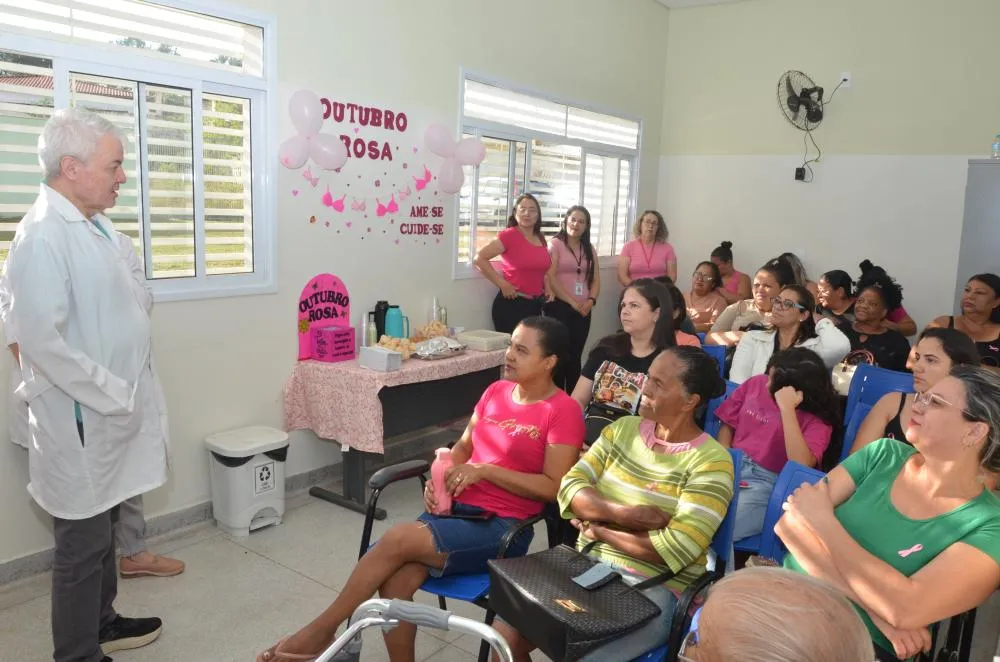 UBS City Petrópolis realiza ação “Sorriso Rosa” com orientações sobre cuidados dentários