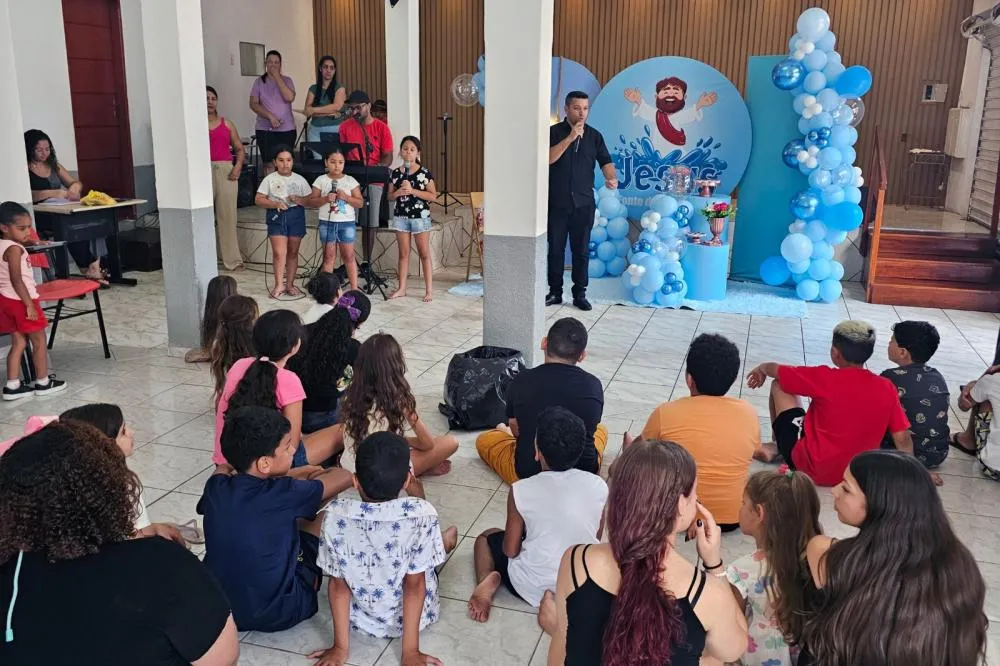 Igreja Quadrangular do Jardim Noêmia realiza festa animada para as crianças do bairro