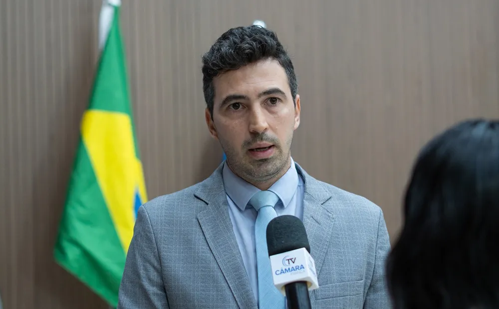 Câmara aprova projetos de inclusão digital, expansão da assistência social e criação de novos cargos públicos