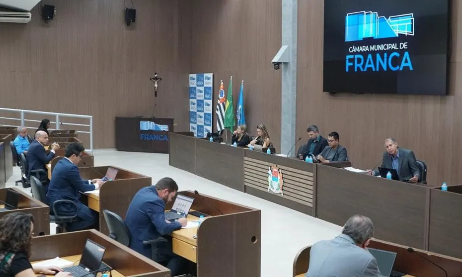 Câmara de Franca Aprova Projetos para Melhorar Iluminação Pública e Segurança na Cidade