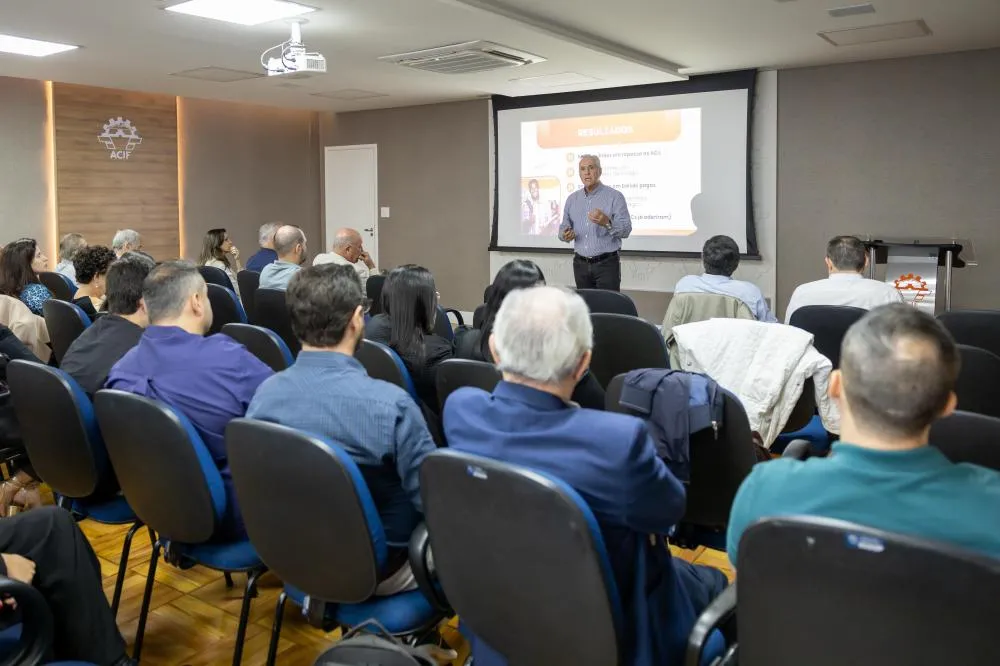 Associações comerciais da região se reúnem na ACIF para treinamento da Facesp