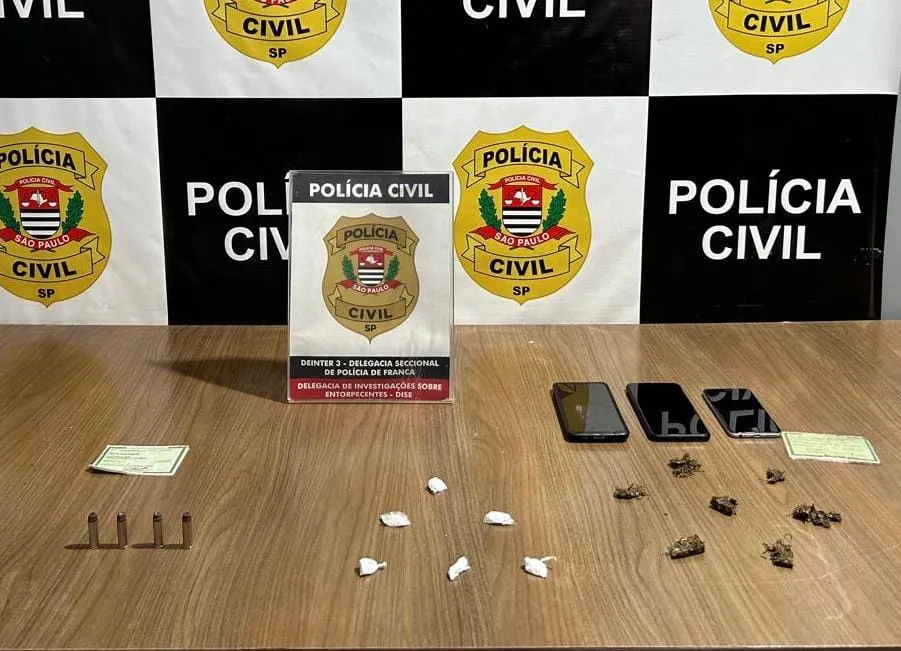 Polícia Civil de Franca prende irmãos por tráfico de drogas e porte de munição em Rifaina