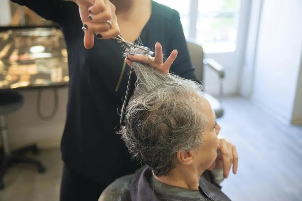 Paixão, oportunidade e autonomia impulsionam empreendedores do setor de beleza e estética na região de Franca