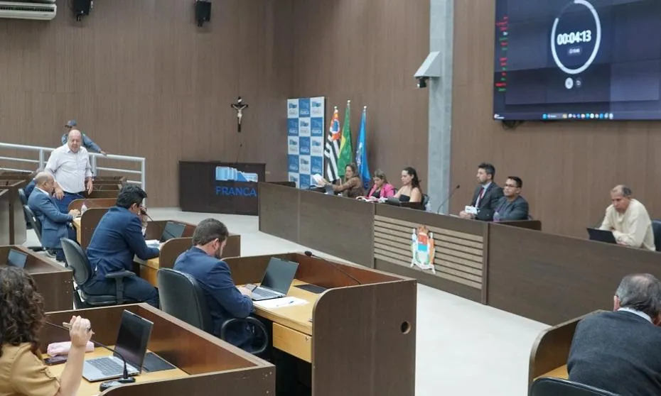 Câmara de Franca Aprova Criação de 194 Cargos na Prefeitura e Avança em Projetos de Saúde, Educação e Segurança