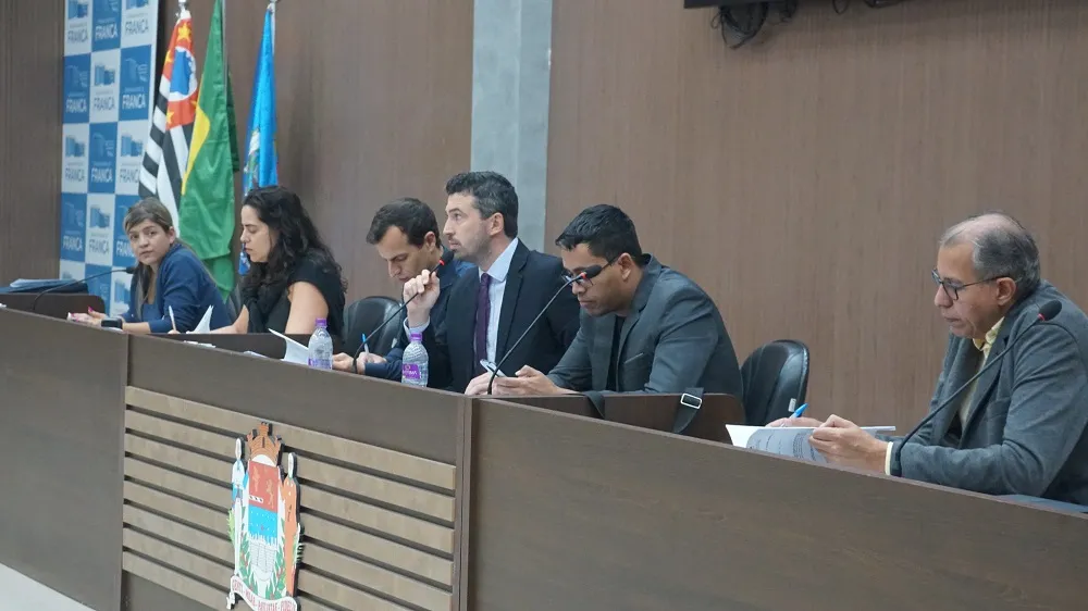 Câmara de Franca aprova nova licitação do transporte e abre mão de R$ 15 milhões em emendas para reduzir tarifa