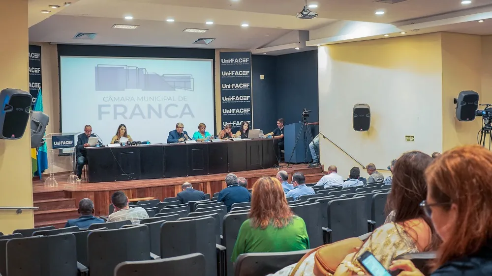 Franca aprova orçamento de R$ 1,6 bilhão para 2025 com foco em educação e saúde