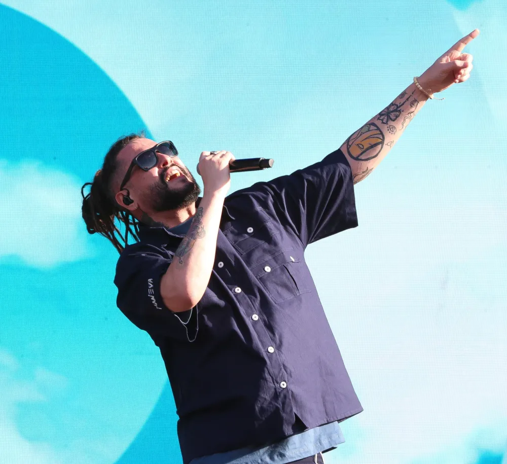 Maneva empolga público com reggae e grandes sucessos no Festival João Rock