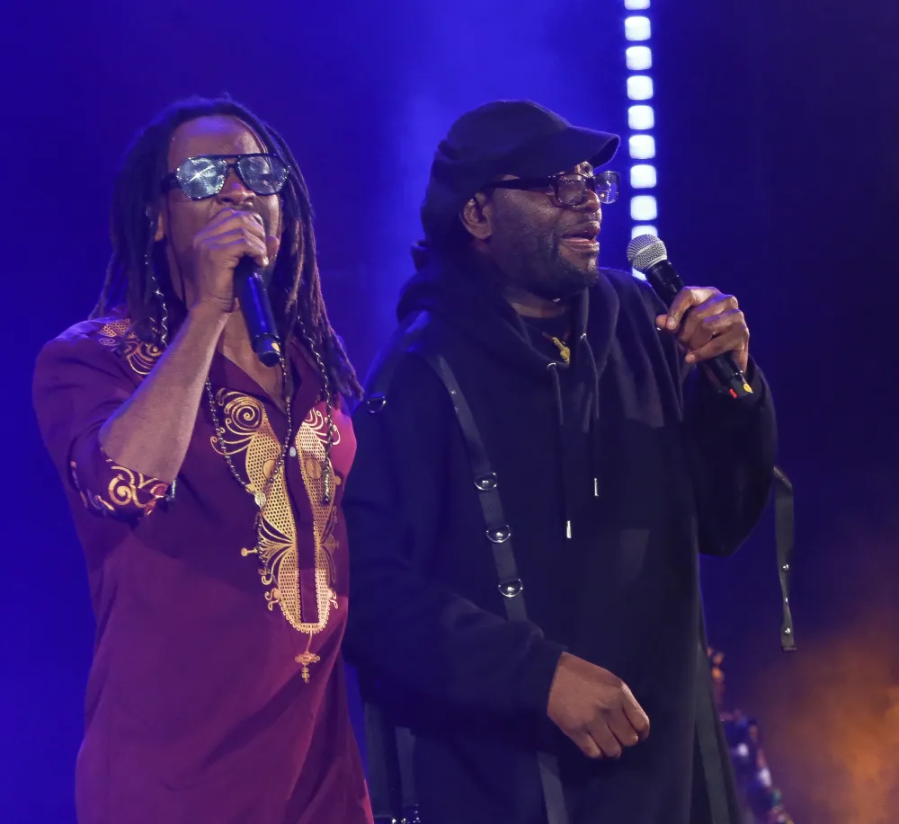 Palco João Rock recebe encontro histórico entre Cidade Negra, integrantes do Playing For Change e o cantor Rael