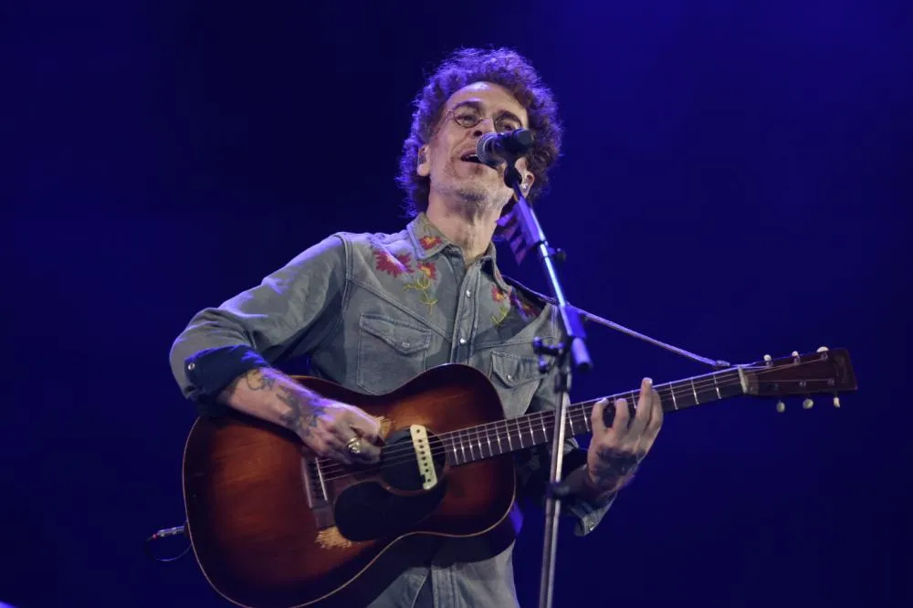 Nando Reis apresenta sucessos da carreira no Palco João Rock