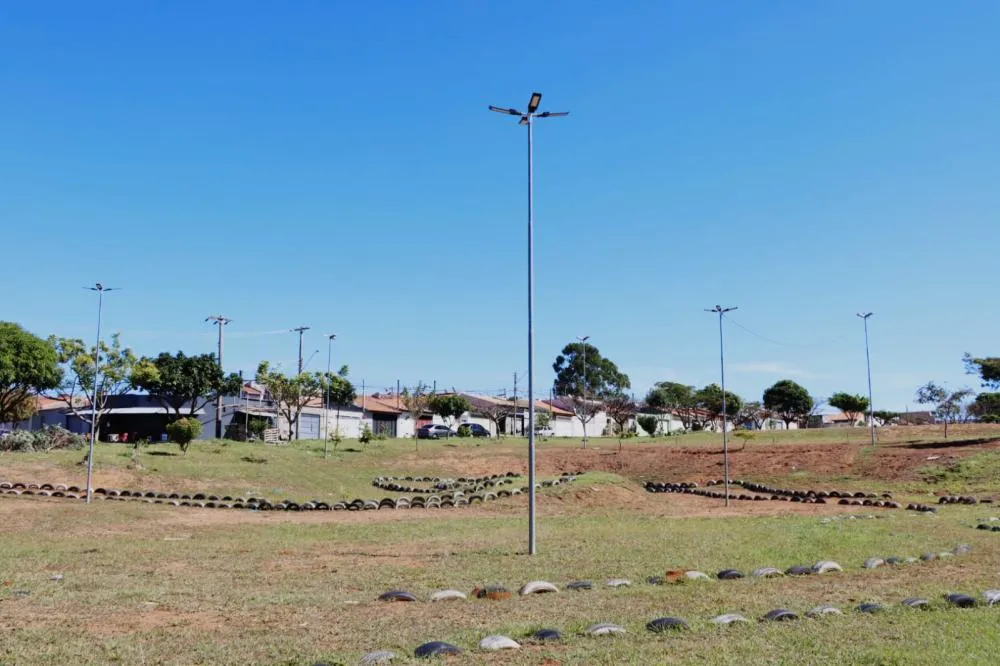 Praça do Residencial Ana Dorothea Ganha Nova Iluminação de LED