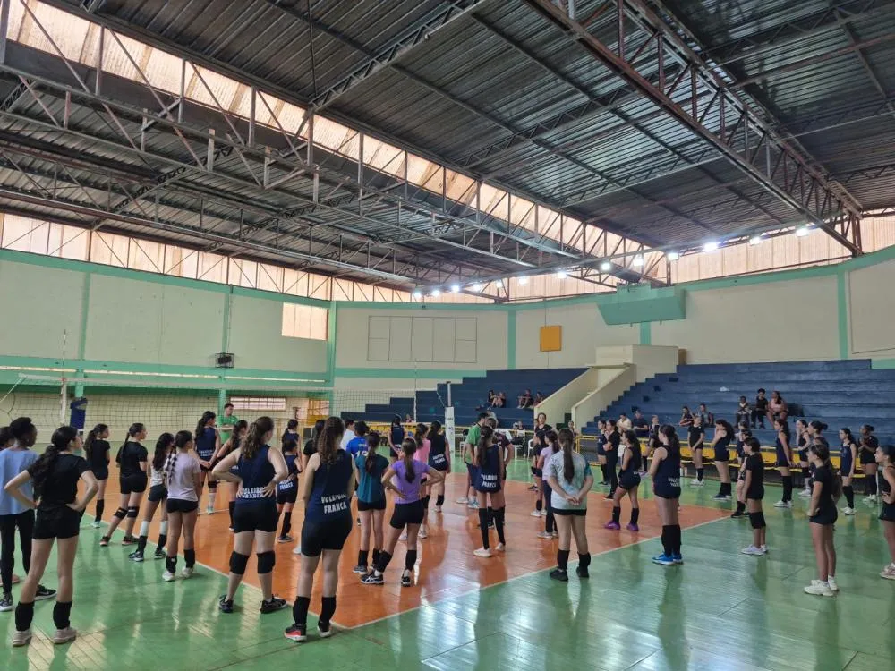 Peneira do vôlei feminino reúne até 180 crianças em Franca