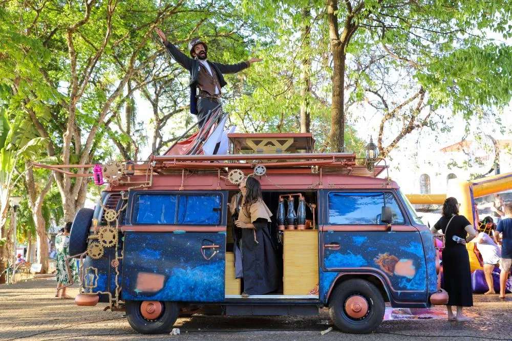 Bendita: a Kombi itinerante que encanta e inspira em uma jornada sustentável