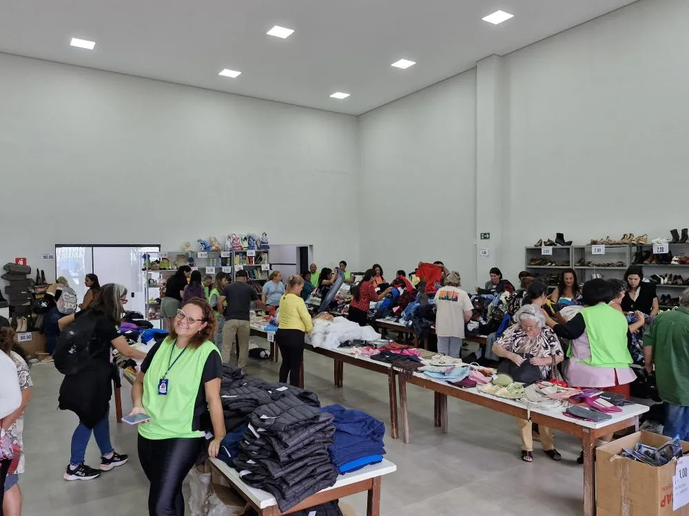 APAE Franca e Fundação Allan Kardec promovem bazares beneficentes de Natal