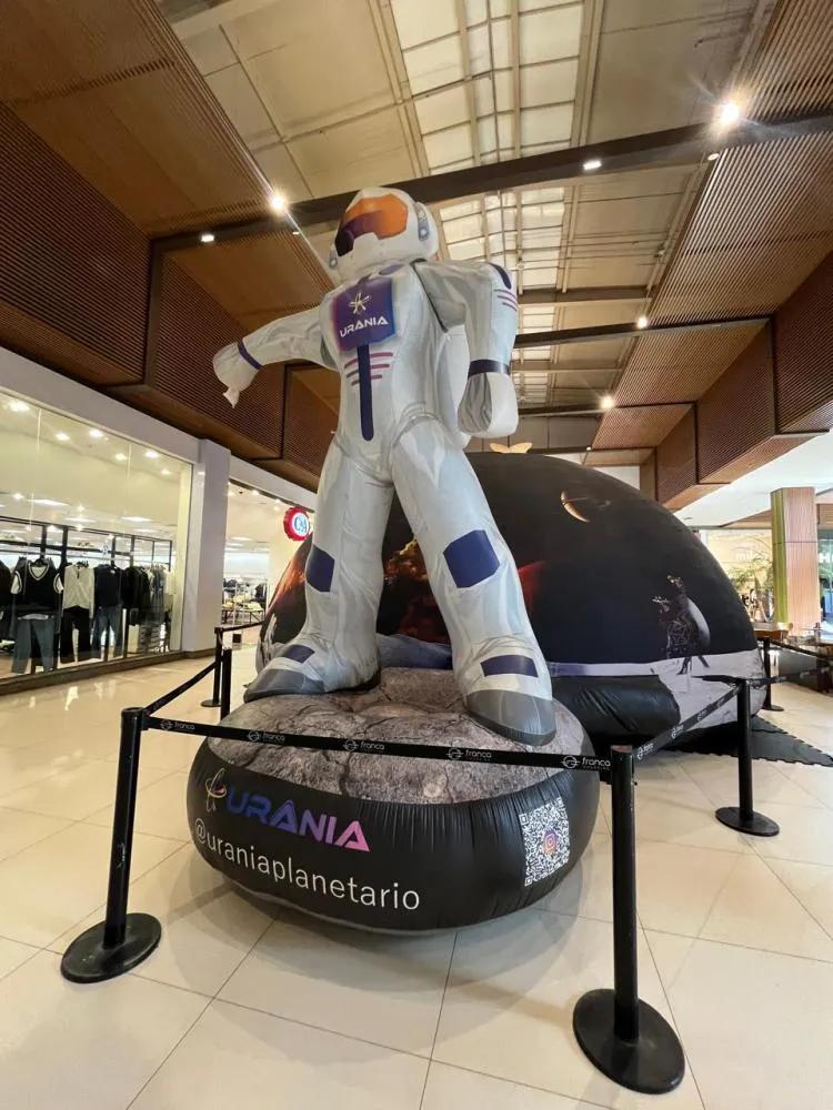 Planetário itinerante retorna ao Franca Shopping com programação especial sobre ciência e dinossauros