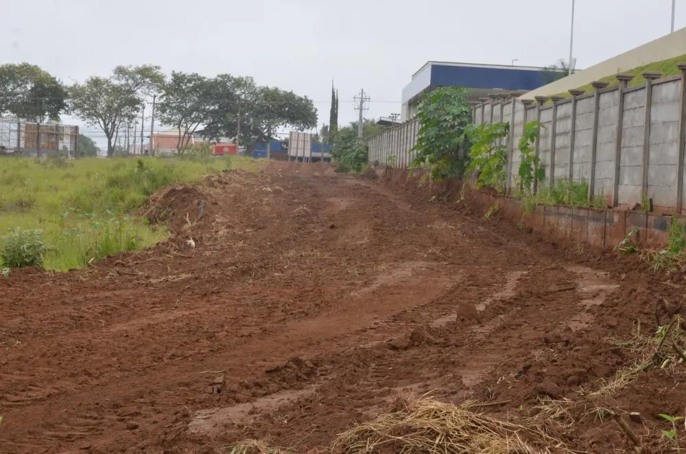 Obras de drenagem e pavimentação são iniciadas em ruas do entorno do Hospital Estadual