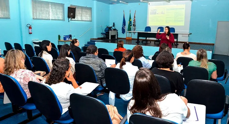 Profissionais da Atenção Básica começam a receber vacina contra dengue