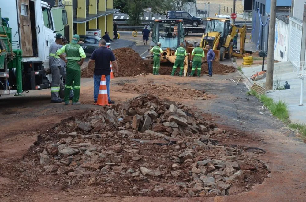 Galerias pluviais são reconstruídas no bairro Santo Agostinho