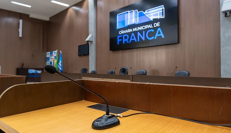 Câmara de Franca vota projetos de trânsito, combate ao feminicídio e contribuição para obra