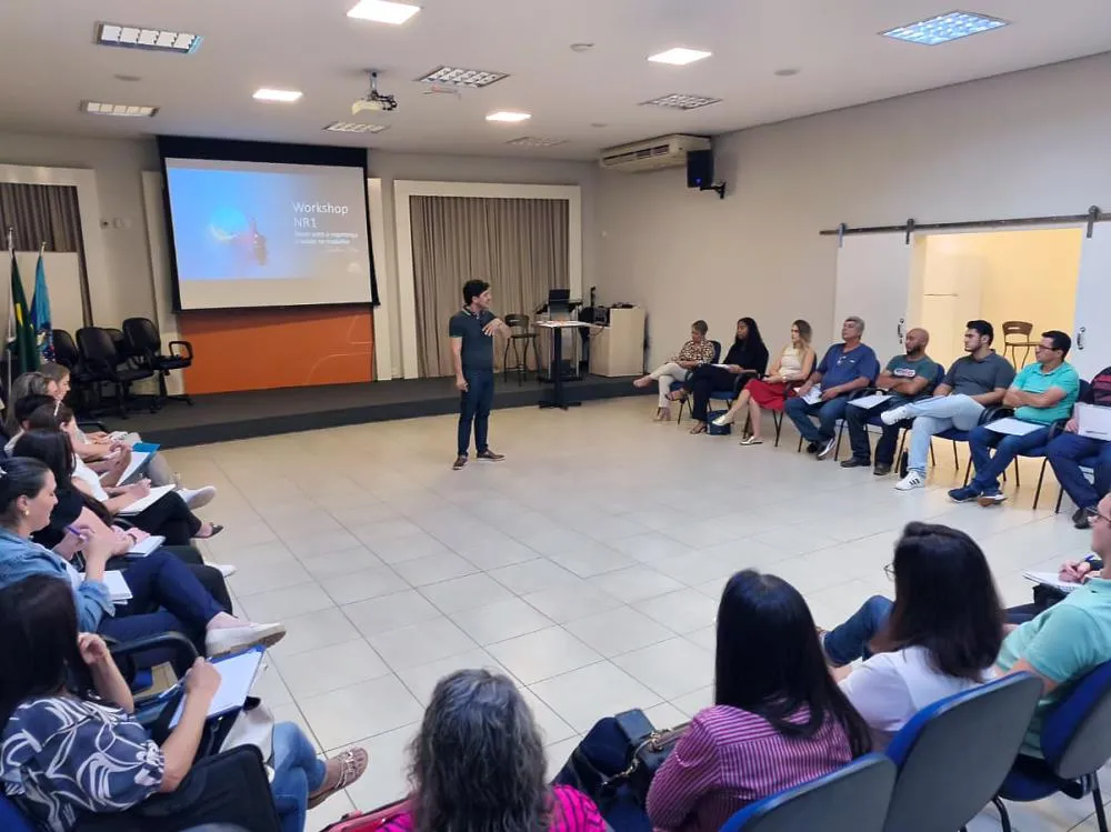 ACIF promove Academia de Vendedores e palestra sobre gestão humanizada no ambiente de trabalho