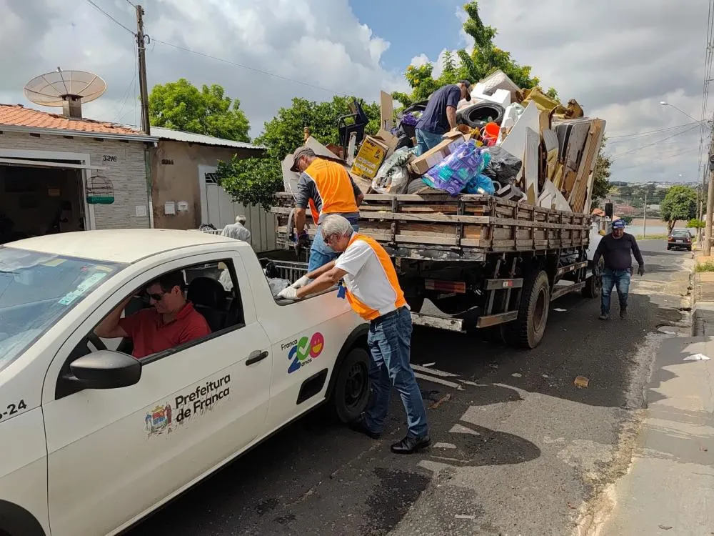 Força-tarefa contra dengue retira 5,8 toneladas de materiais na Brasilândia em Franca