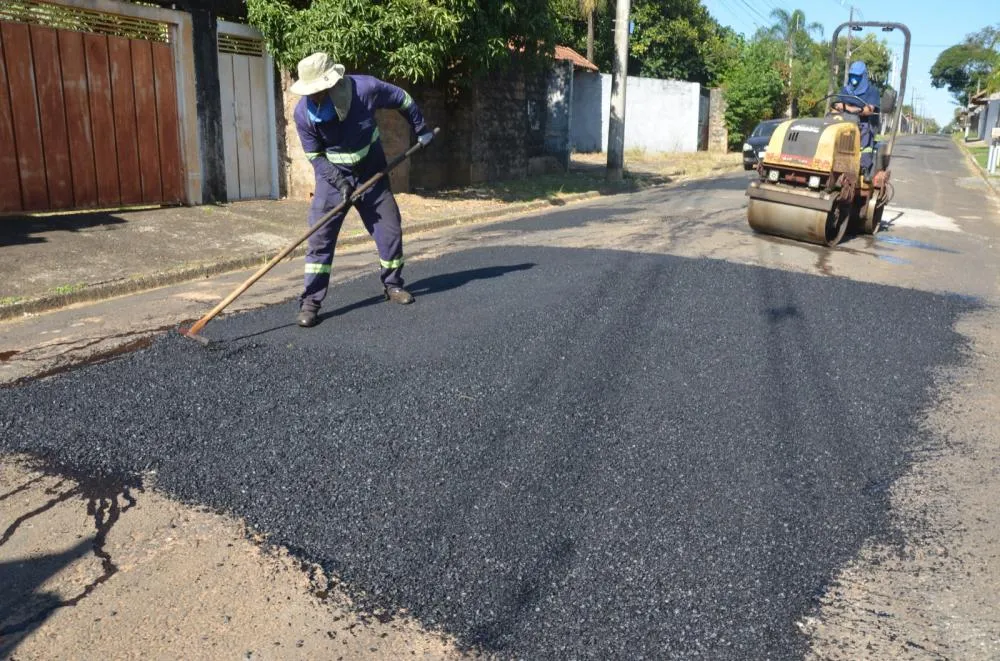 Prefeitura intensifica operação tapa-buracos em diversas regiões de Franca nesta terça