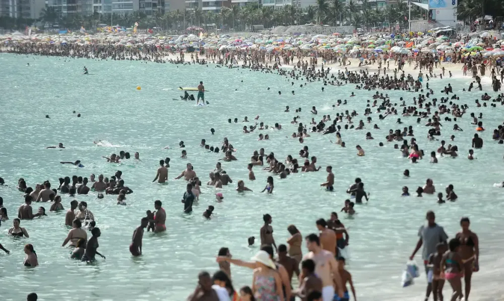 Verão começou neste sábado e previsão é de menos chuvas na maior parte do país