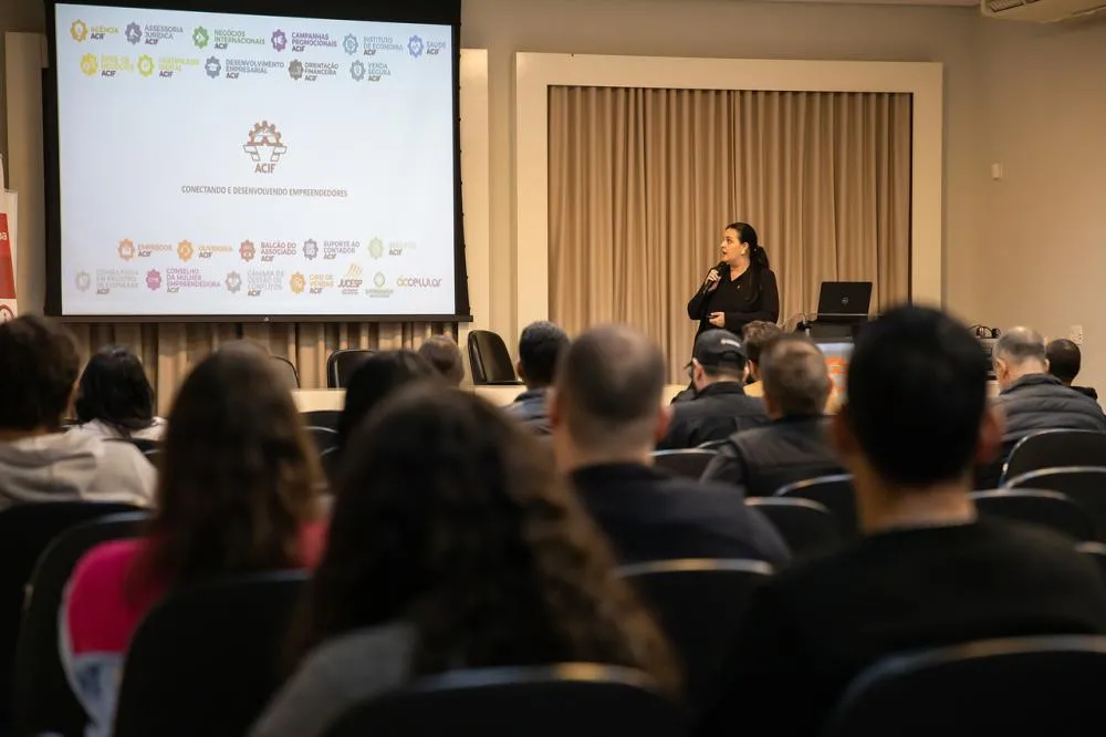 ACIF encerra 2024 com mais de 40 cursos, palestras e oficinas realizadas