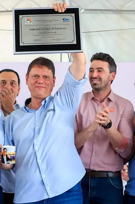Câmara de Franca entrega Título de Cidadão Francano ao governador Tarcísio de Freitas