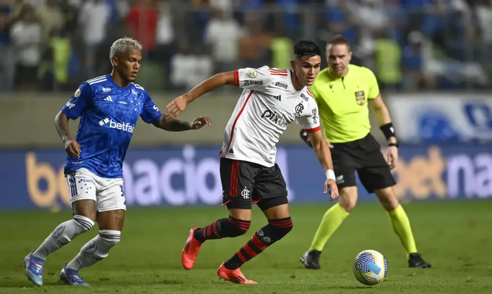 Botafogo joga para tentar manter vantagem na ponta do Brasileiro