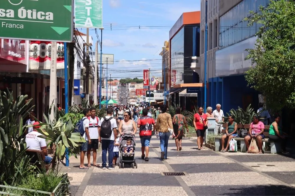 Dia do Comerciante: comércio de Franca registra alta de 41% no varejo de vestuário e amplia geração de oportunidades