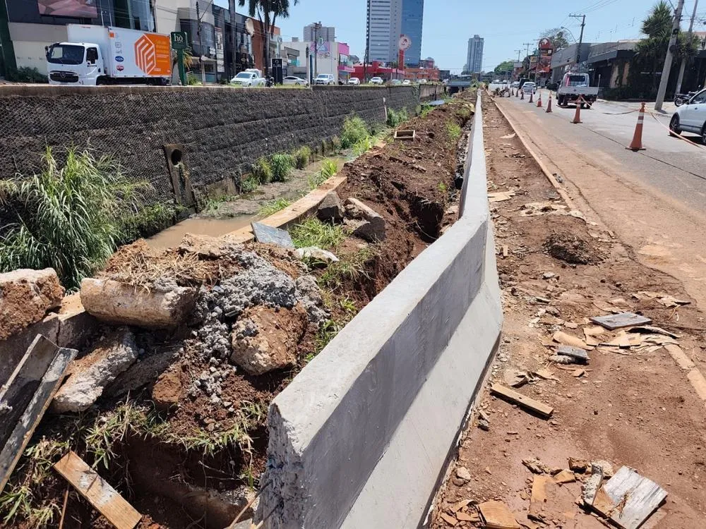 Prefeitura avança na instalação de defensas de concreto para ampliar segurança viária em Franca