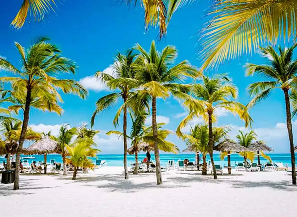 Férias de verão: 9 a cada 10 brasileiros consideram boas avaliações de hóspedes como fator mais relevante na escolha do destino ideal