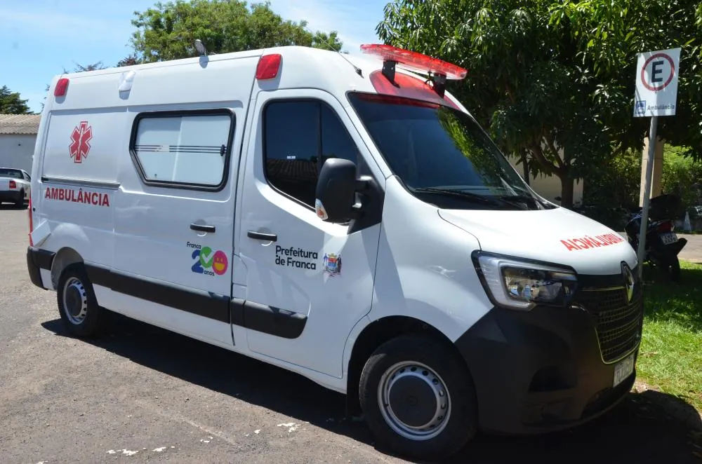 Prefeitura de Franca reforça frota de transporte de pacientes com nova ambulância