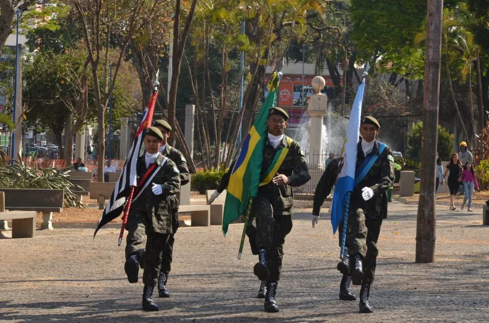 Franca inicia Semana da Pátria com cerimônia cívica e apresentações musicais na Praça Nossa Senhora da Conceição
