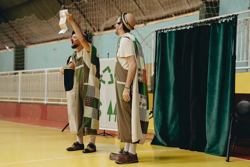 Sicredi Valor Sustentável promove educação financeira infantil com espetáculo teatral
