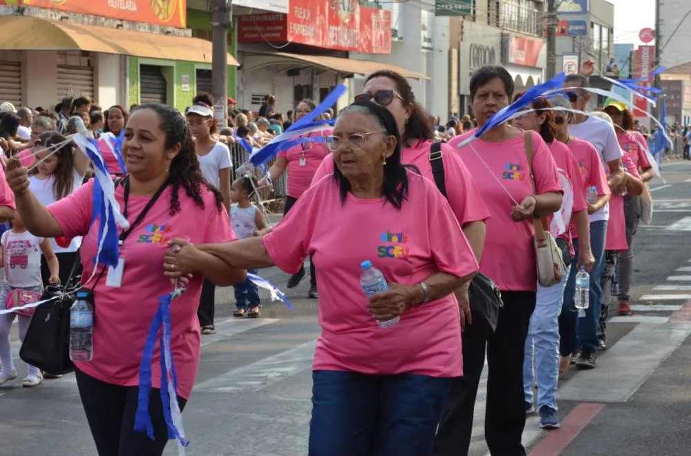 Semana da Pátria mobiliza escolas municipais de Franca com desfiles nos bairros