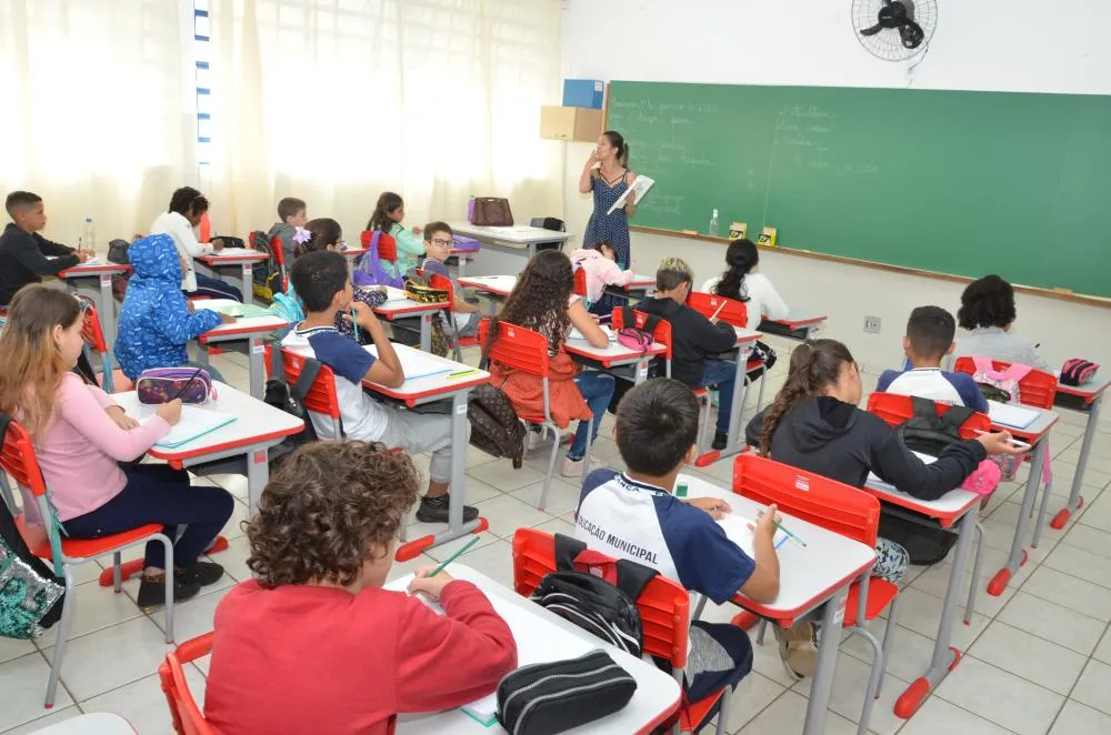 Volta às aulas: mais de 18 mil alunos do Ensino Fundamental e EJA retomam atividades nesta segunda-feira