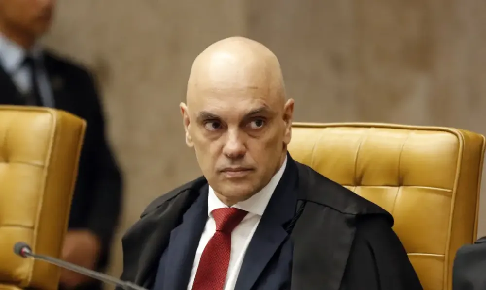 Após denúncia contra Bolsonaro, mídia de Trump abre ação contra Moraes