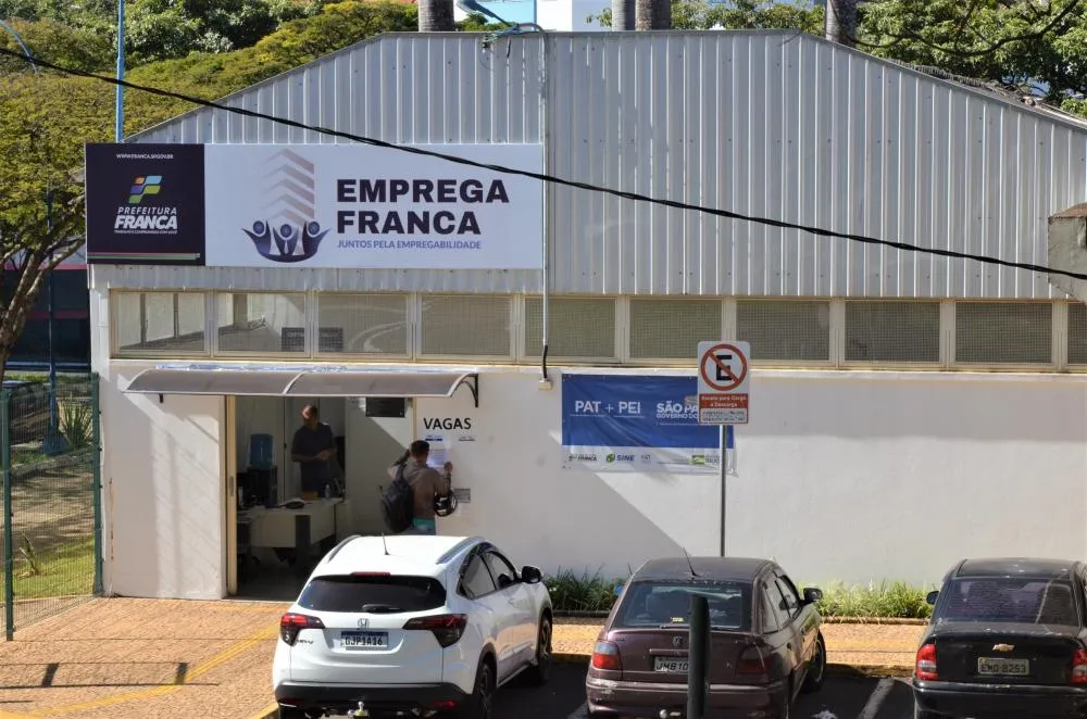 'Emprega Franca' recebe currículos para 60 vagas de auxiliar de limpeza