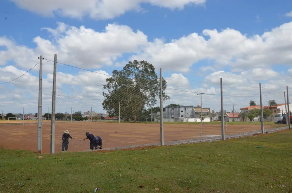 Centros Esportivos de Franca recebem melhorias em iluminação e alambrados